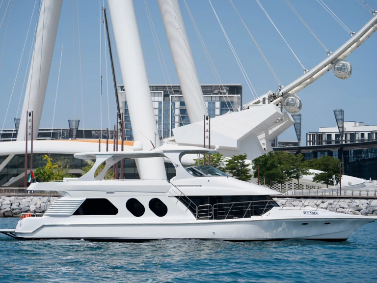 Louer Yacht avec ou sans skipper Azimut à Dubaï harbour
