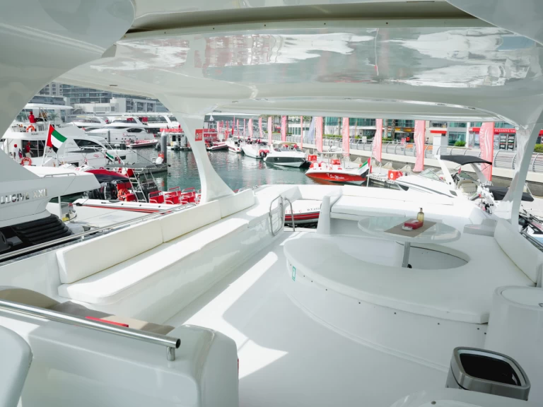 Location bateau Azimut X24 à Dubaï harbour sur Samboat