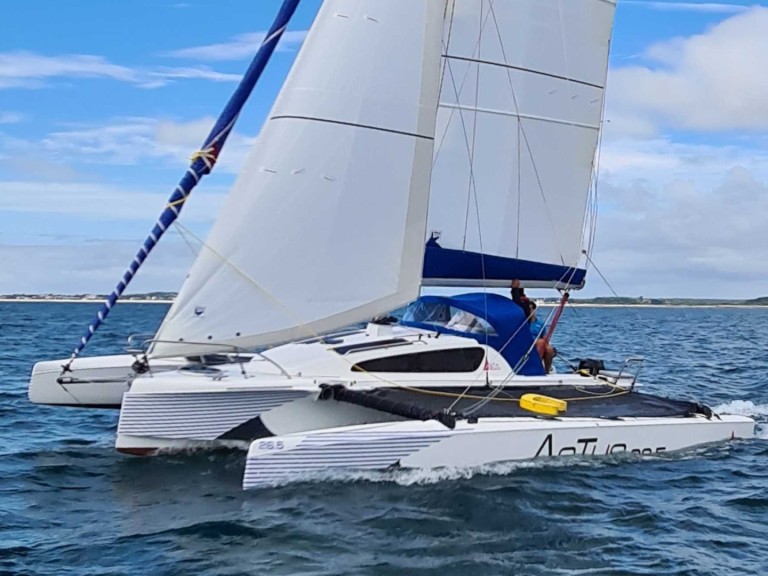 Louez un ASTUS BOATS ASTUS 26.5 à La Trinité-sur-Mer