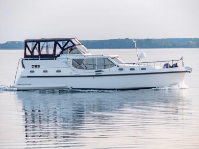 Charter a Gruno Gruno Classic 41 in Waren (Müritz) on Samboat