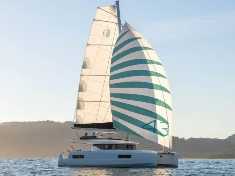 Louez un Lagoon Lagoon 43 à Parham Town