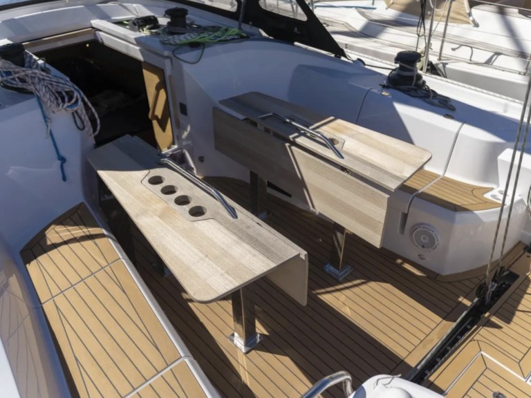 Louez un Elan Elan E6 à Biograd na Moru