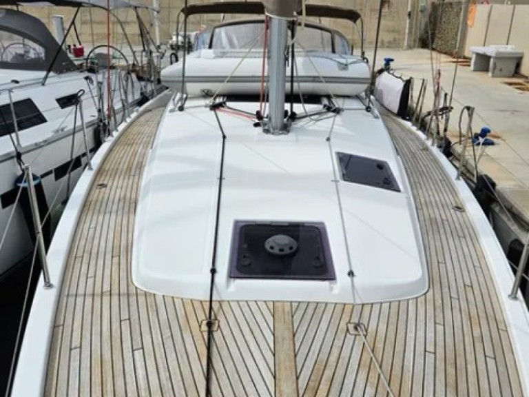 Voilier à louer à San Vincenzo au meilleur prix