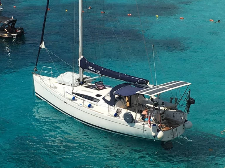 Elan Elan 410 a louer à La Trinité-sur-Mer