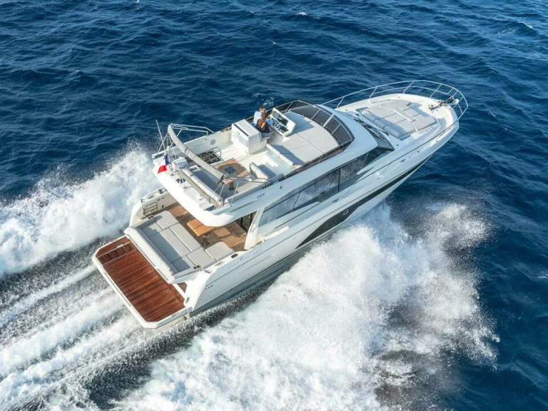 Location bateau Jeanneau Prestige 590 à Sukošan sur Samboat