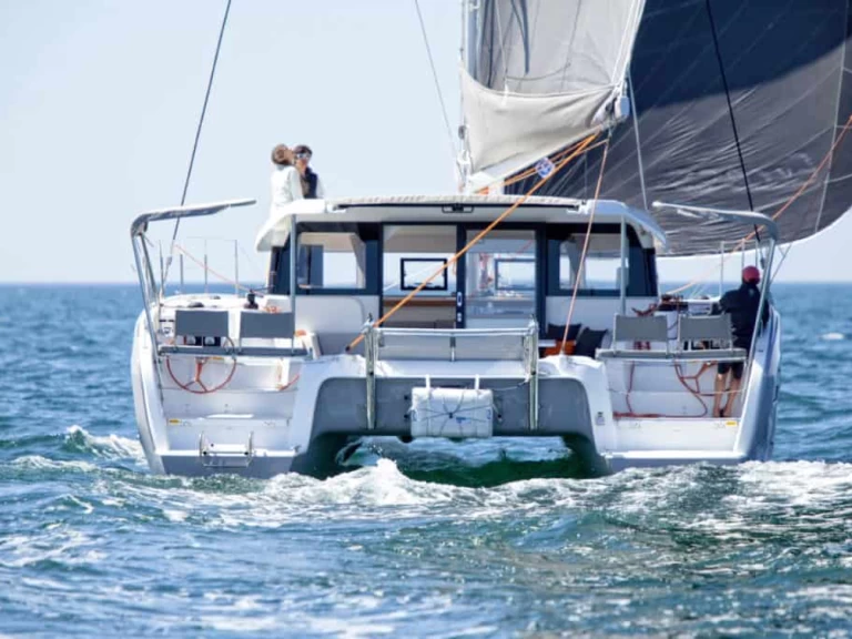 Catamaran à louer à La Trinité-sur-Mer au meilleur prix