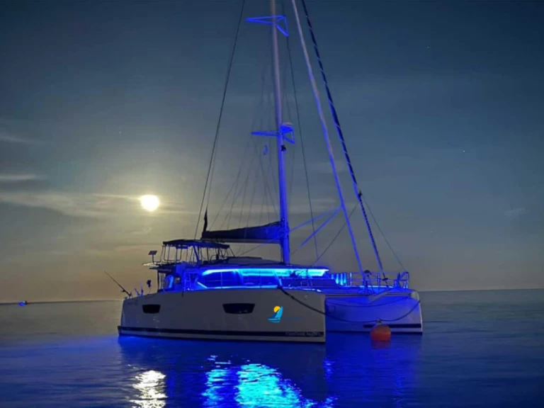 Louez un Fountaine Pajot Astrea 42 à Sète