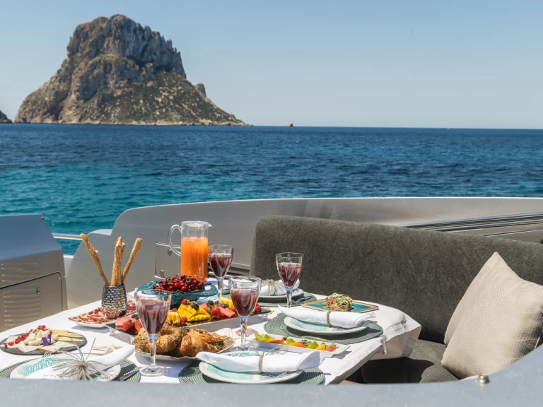 Location bateau Pershing Pershing 90 à Ibiza (Ville) sur Samboat