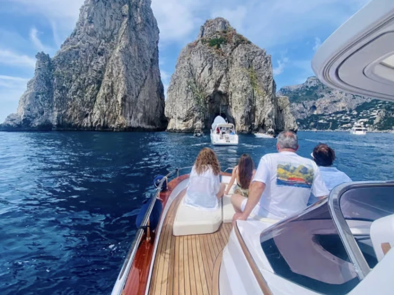 Mimi 9.5 Elite a louer à Sorrento