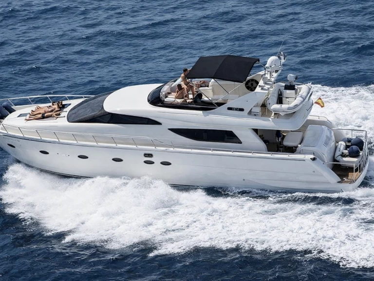 Louez un Uniesse 72 Flybridge à Fontvieille
