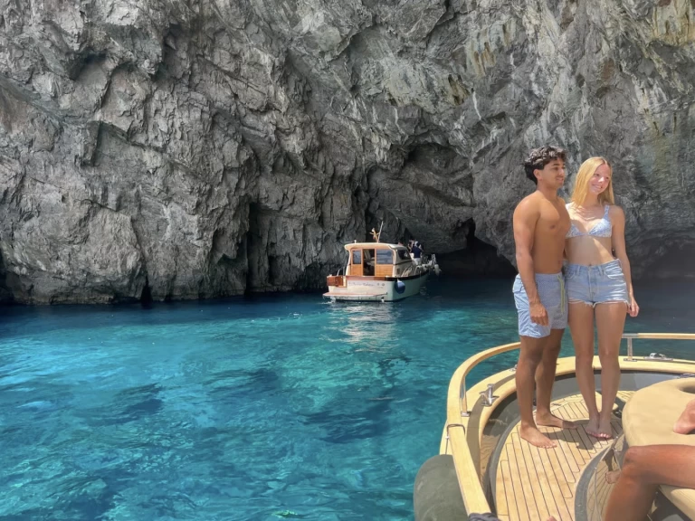 Louer Bateau à moteur avec ou sans skipper Esposito à Amalfi