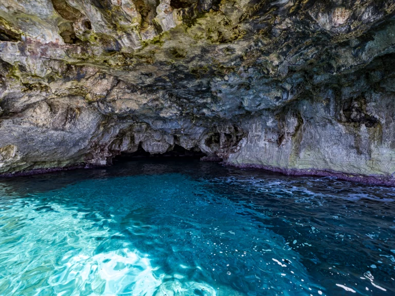 Louer Bateau à moteur avec ou sans skipper NAUTICA SERVICE SRL à Torre Vado