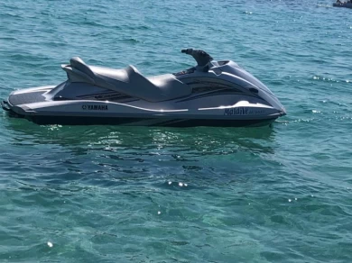 Noleggiare una Yamaha Yamaha VX a Torre Vado