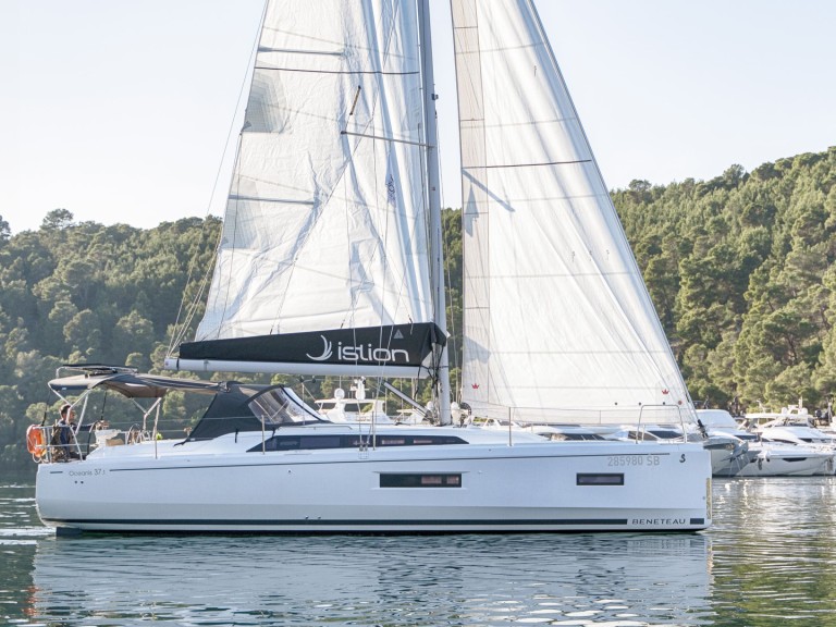 Location bateau Bénéteau Oceanis 37.1 à Skradin sur Samboat