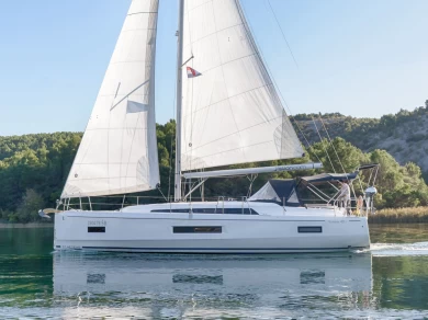 Hire a Bénéteau Oceanis 40.1 Skradin