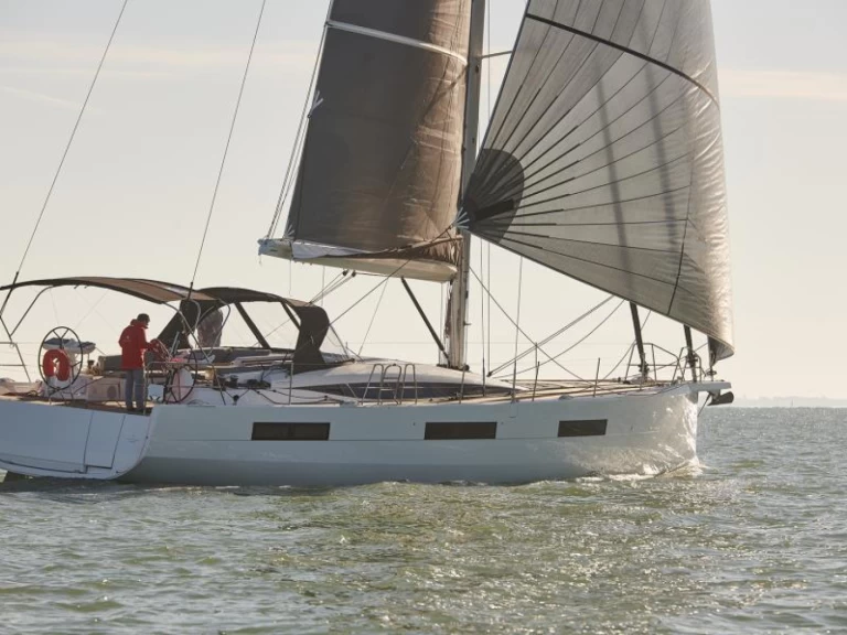 Location bateau Néa Péramos pas cher Jeanneau 60