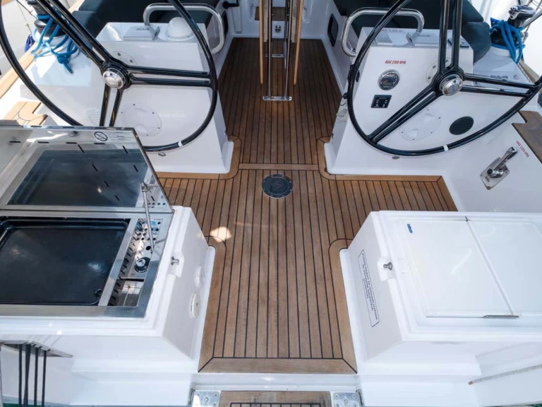 Location bateau Elan Impression 40.1 à Pula sur Samboat