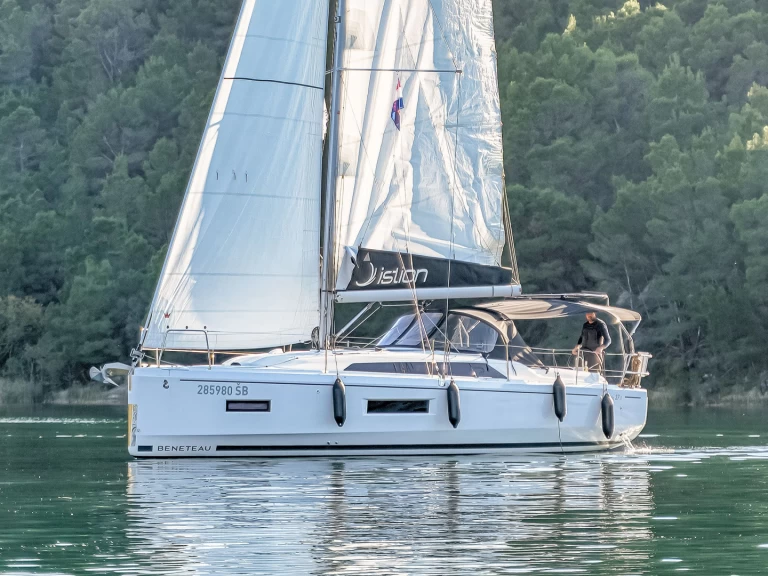 Louez un Bénéteau Oceanis 37.1 à Skradin