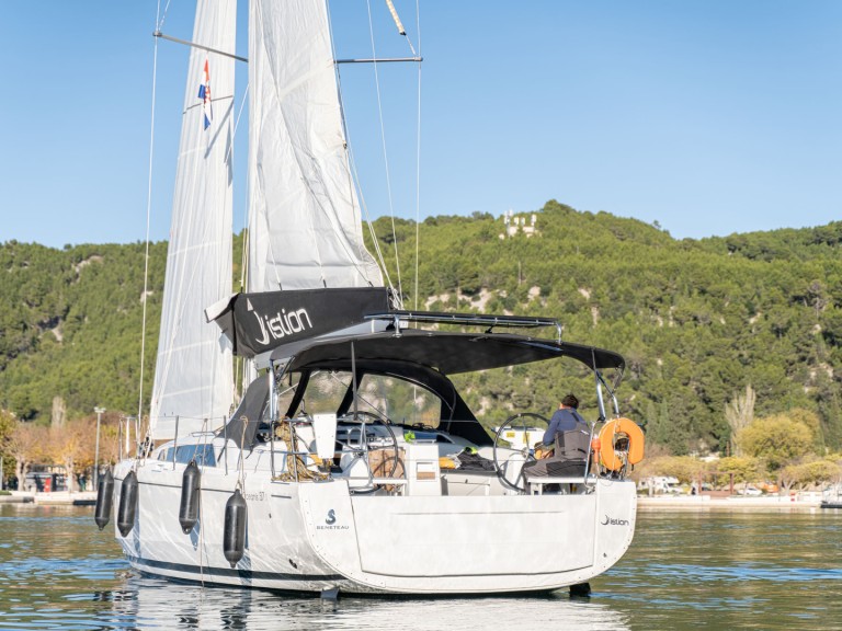 Location bateau Skradin pas cher Oceanis 37.1