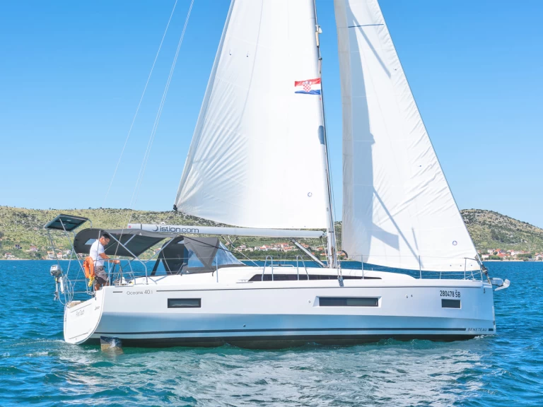 Louez un Bénéteau Oceanis 40.1 à Skradin