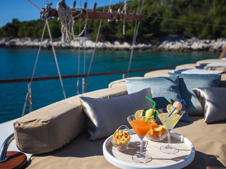 Custom Made Nostra Vita a louer à Split