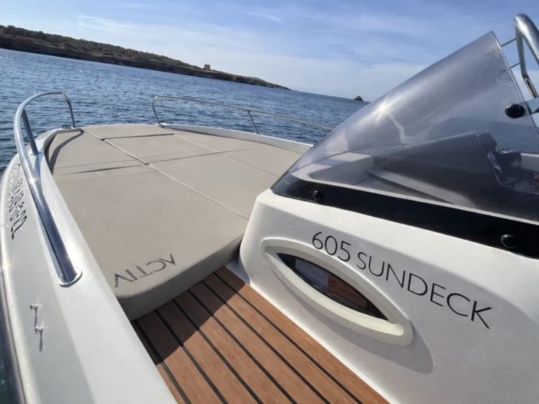 Bateau à moteur à louer à Espagne au meilleur prix
