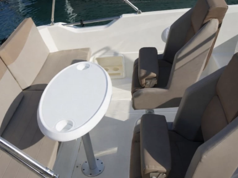 Quicksilver Activ 605 Sundeck a louer à Espagne