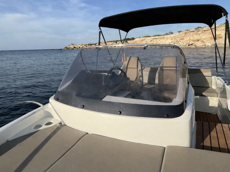 Location à Espagne - Quicksilver Activ 605 Sundeck sur SamBoat