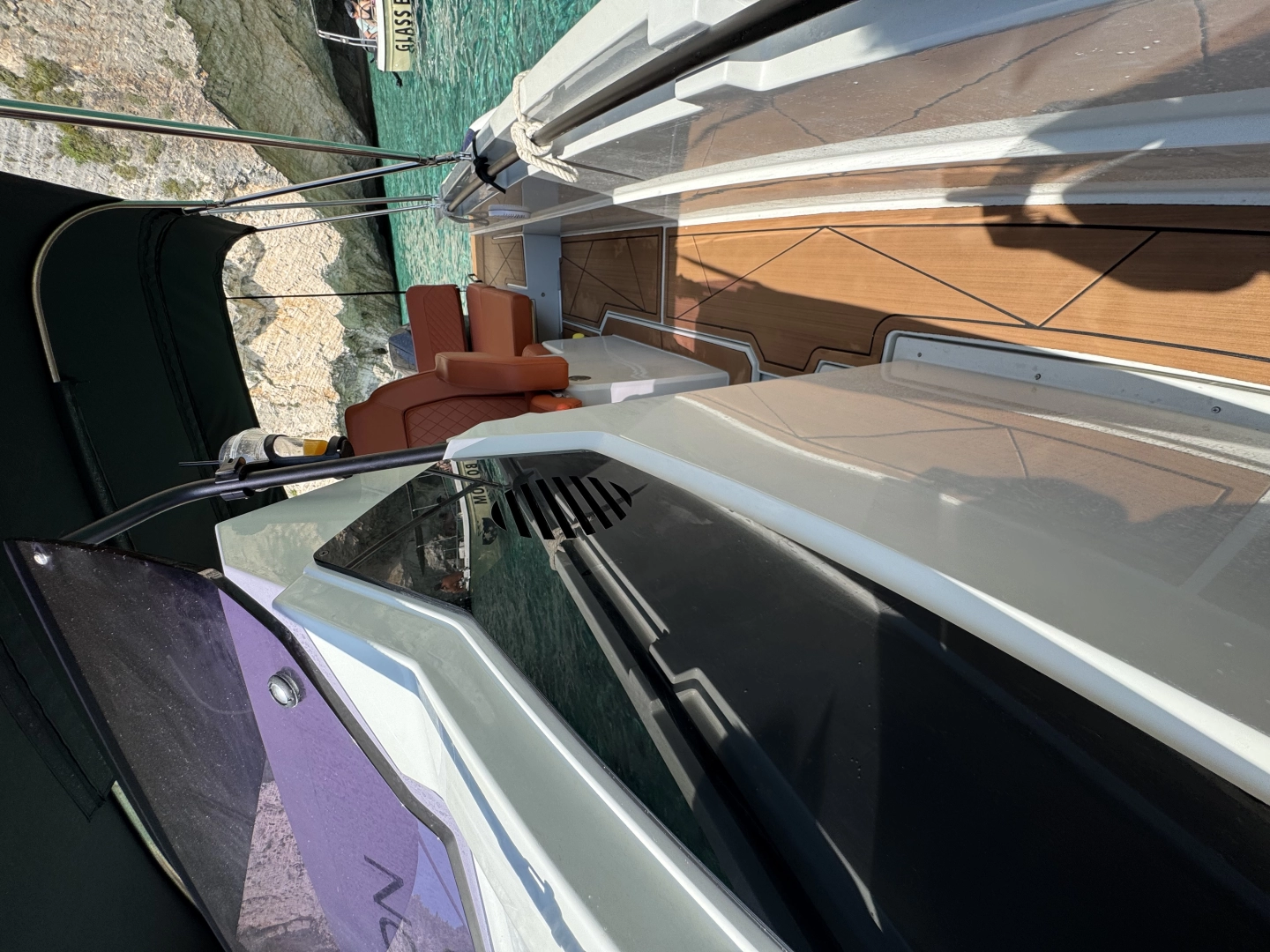 Bateau à moteur à louer à Zakynthos au meilleur prix