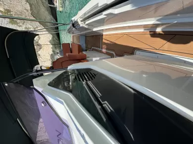 Bateau à moteur à louer à Zakynthos au meilleur prix