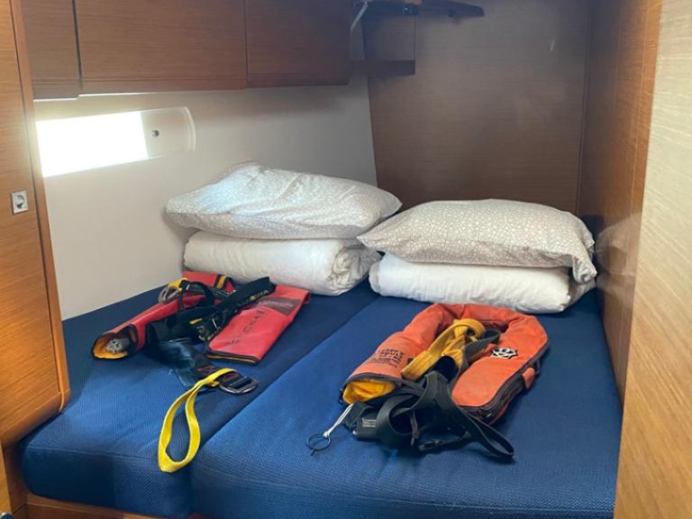 Location bateau Jeanneau Sun Odyssey 519 à Palmeira sur Samboat