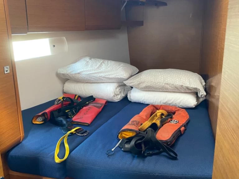 Location bateau Jeanneau Sun Odyssey 519 à Palmeira sur Samboat