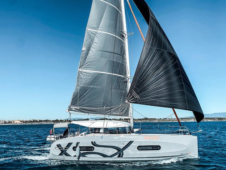Louer Catamaran avec ou sans skipper Excess à Porto Rotondo
