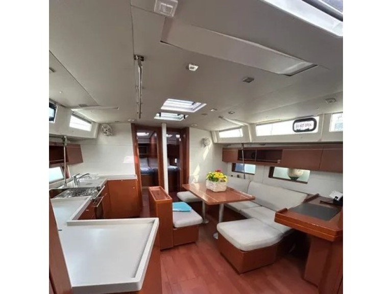 Location à Álimos - Bénéteau Oceanis 46.1 sur SamBoat