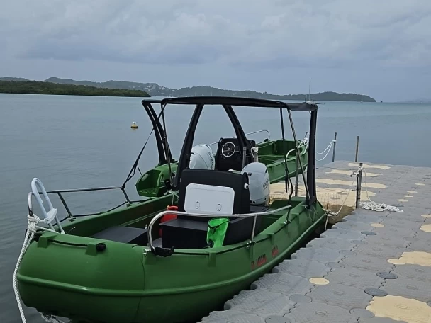Louer Bateau à moteur avec ou sans skipper Whaly à Le François