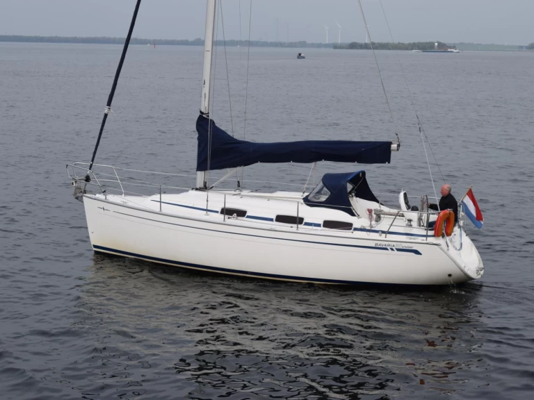 Location bateau Larmor-Plage pas cher Bavaria 30 Cruiser