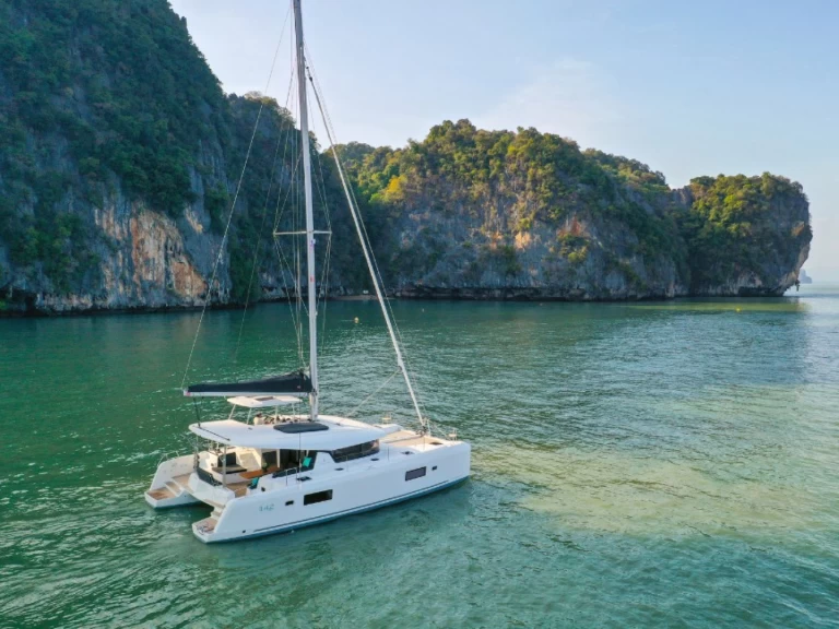 Location bateau Lagoon Lagoon 42 Millenium à Hyères sur Samboat