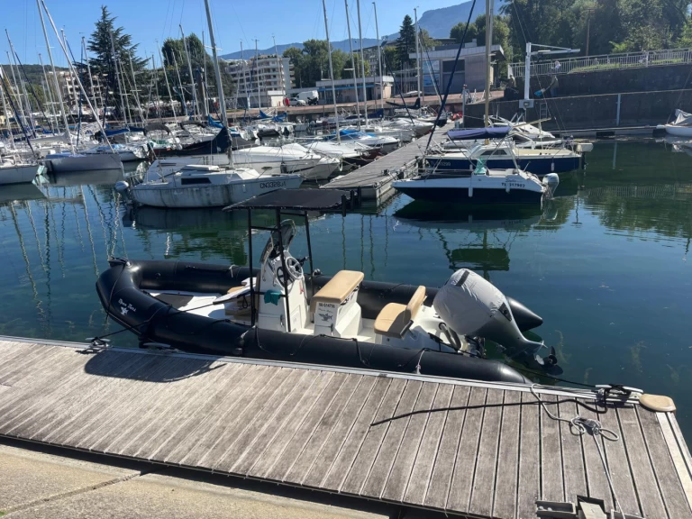 Location Bateau à moteur Bombard avec permis