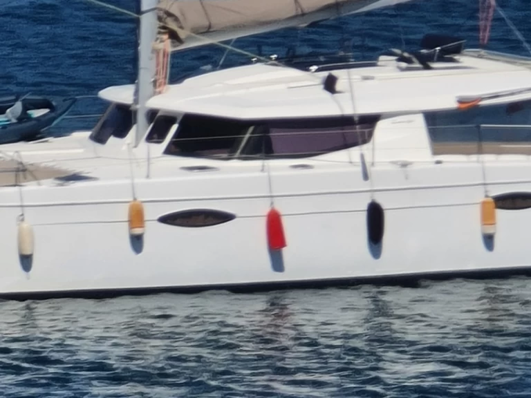 Louer Catamaran avec ou sans skipper Fountaine Pajot à Canet-en-Roussillon