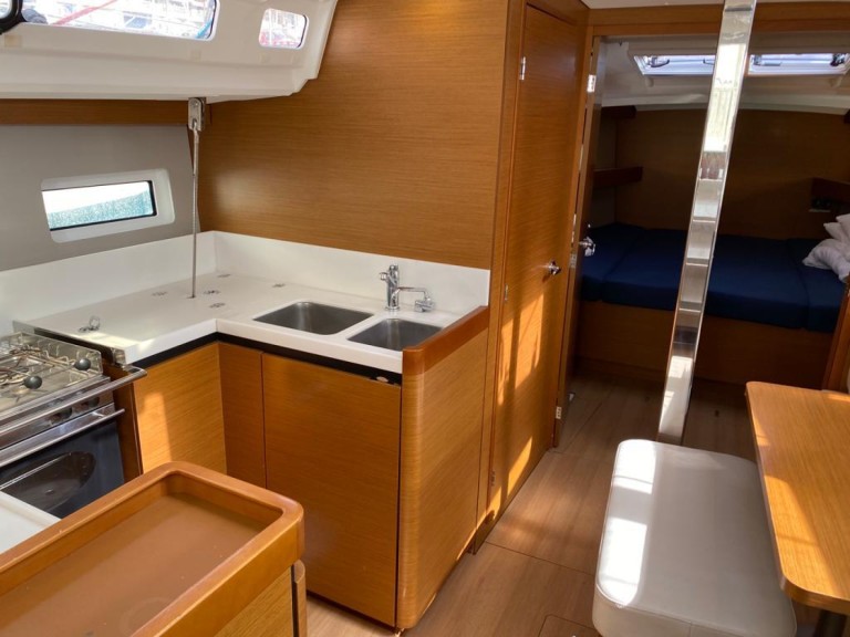 Location bateau Las Galletas pas cher Sun Odyssey 440
