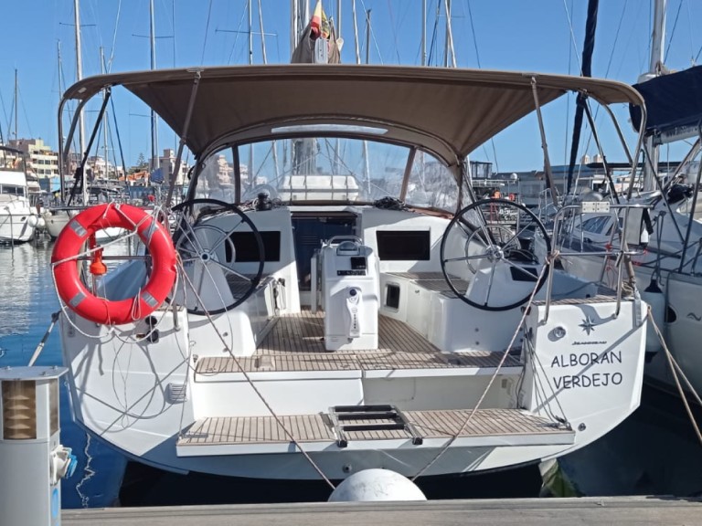 Location bateau Jeanneau Sun Odyssey 410 à Palma de Majorque sur Samboat