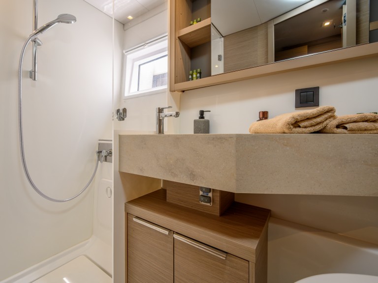 Location bateau Trogir pas cher Lagoon 46