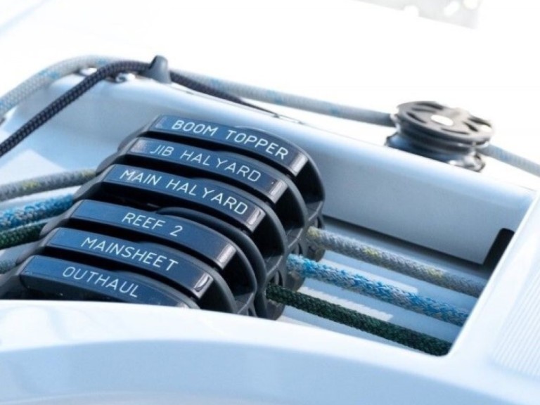 Louer Voilier avec ou sans skipper Bénéteau à Álimos