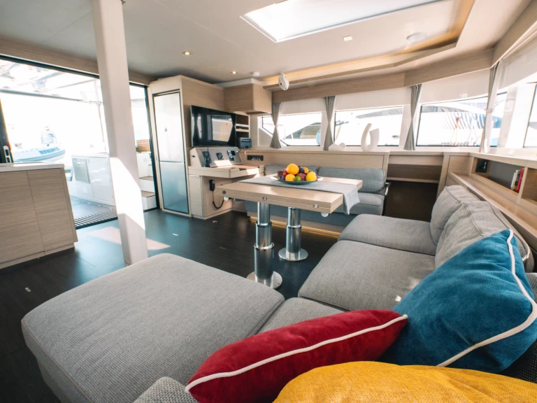 Catamaran à louer à Cugnana Verde au meilleur prix