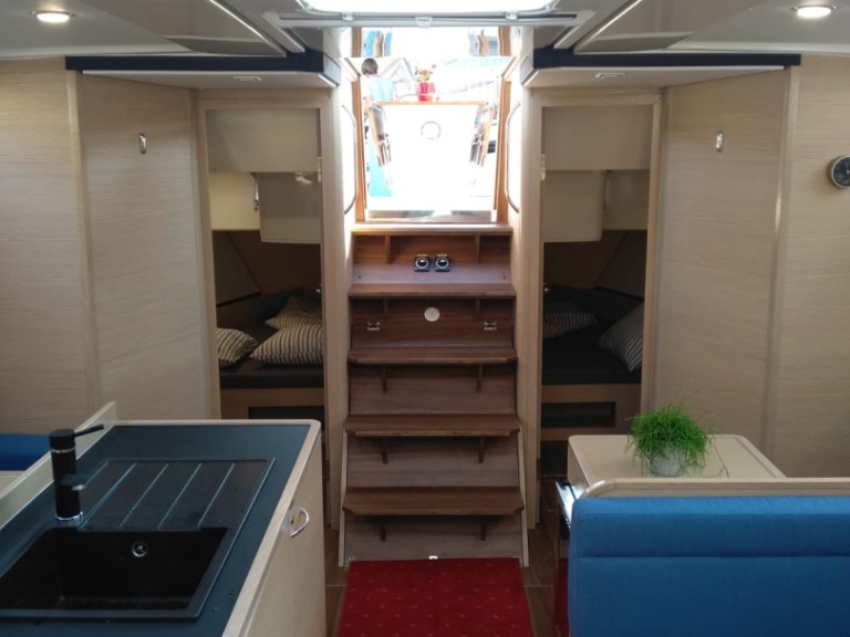 D&D Yacht D&D Kufner 54.2 a louer à Punat