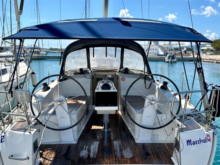 Louez un Bavaria Cruiser 37 à Drage