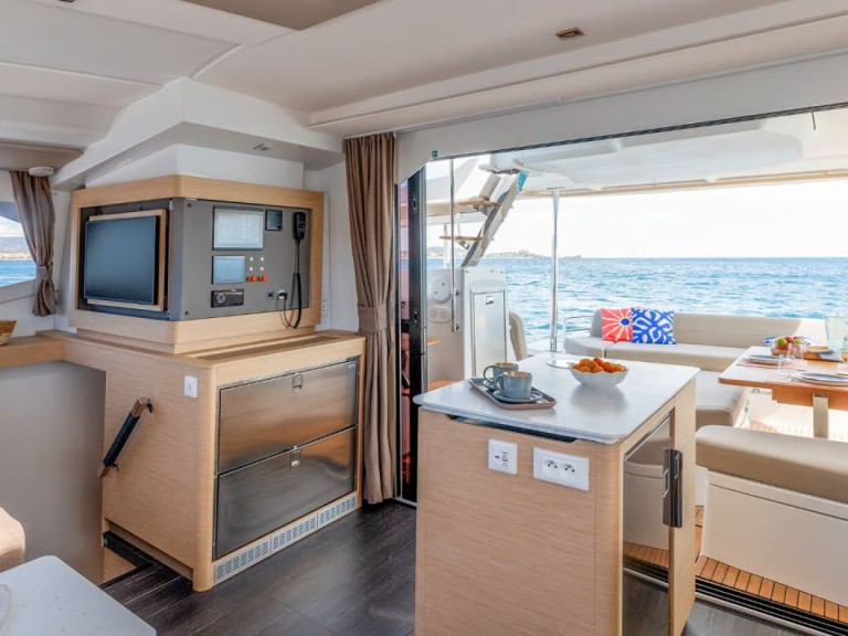 Location bateau Fountaine Pajot Fountaine Pajot FP 44 Quatuor - 4 + 1 cab. à Seget Donji sur Samboat