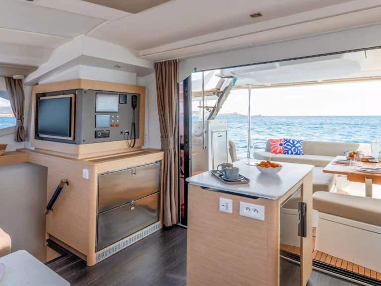 Location bateau Fountaine Pajot Fountaine Pajot FP 44 Quatuor - 4 + 1 cab. à Seget Donji sur Samboat