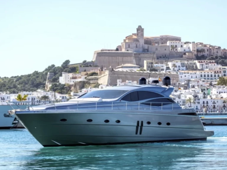 Location Yacht Pershing avec permis