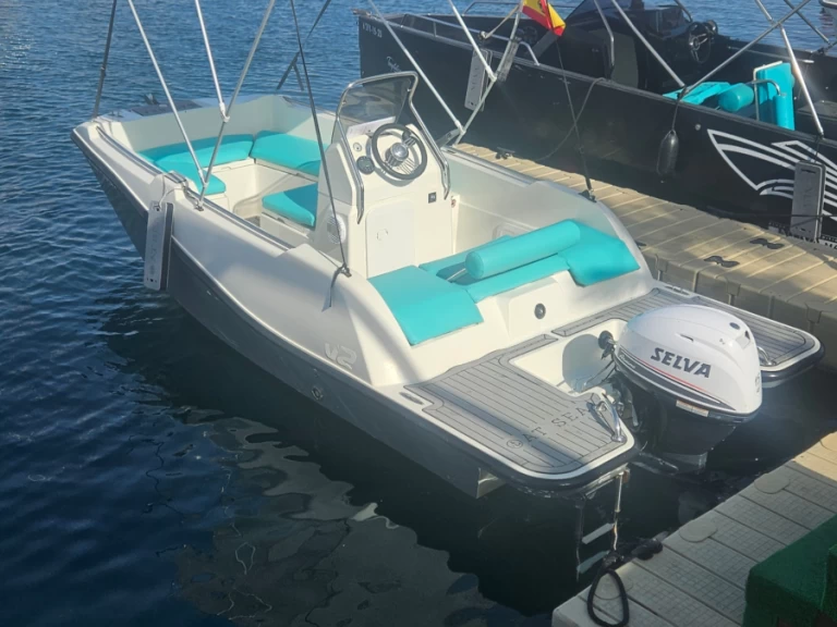 Bateau à moteur à louer à Torrevieja au meilleur prix